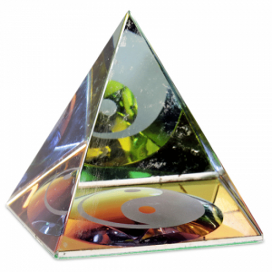 Kristall Pyramide Yin Yang - 6 cm