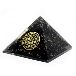 Orgon Pyramide aus schwarzem Turmalin mit Blume des Lebens (40 mm)