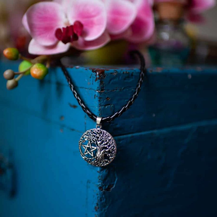 Pentagramm Halskette mit Blumen