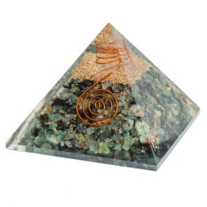 Orgonit-Pyramide Smaragd mit Bergkristallspitze (70 mm)